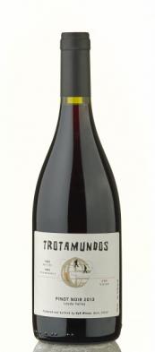 Trotamundos - Pinot Noir (750ml) (750ml)